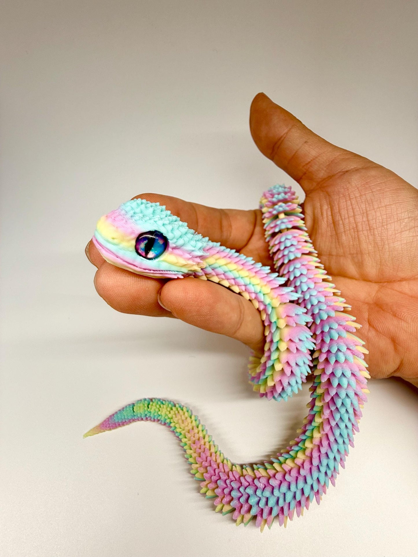 Articulated 3D Printed Flexible Snake Fidget Toy | Dazzling Iridescent PLA Posable Desk Decor | Stress Relief Wearable Unique Gift